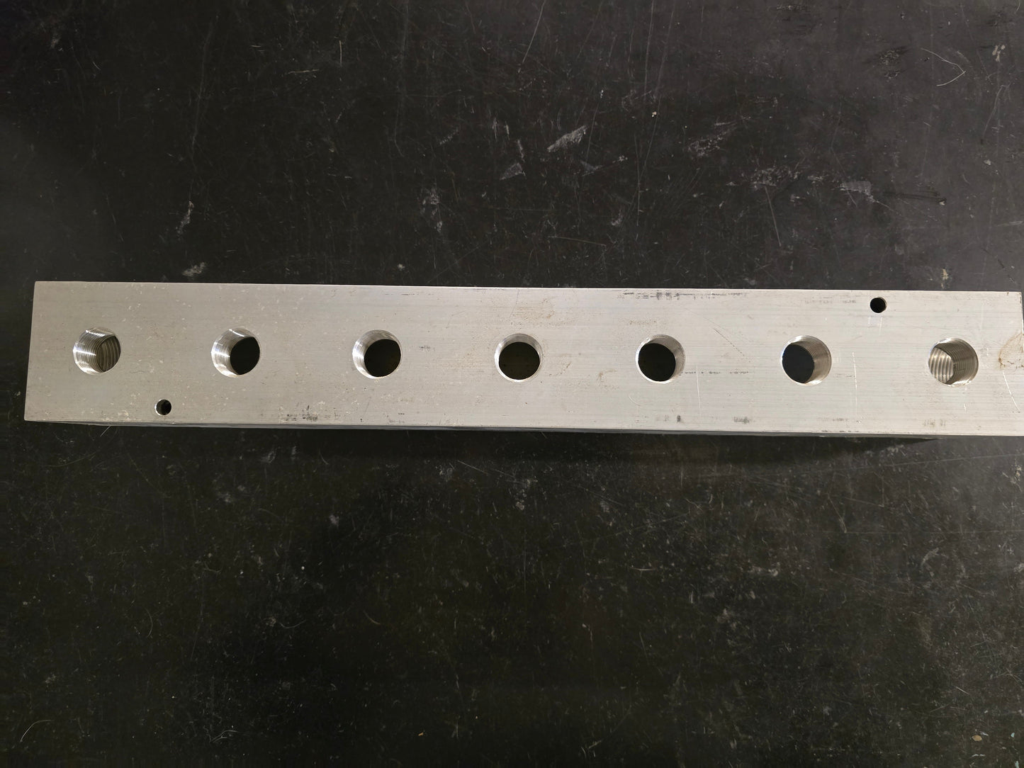 Manifold (3/4" x 7)